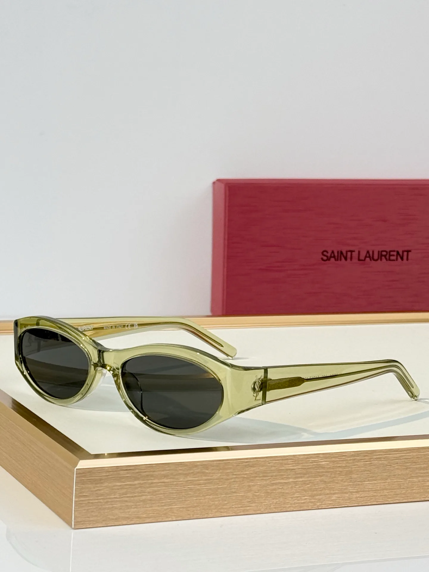 Очки Saint Laurent 18246090