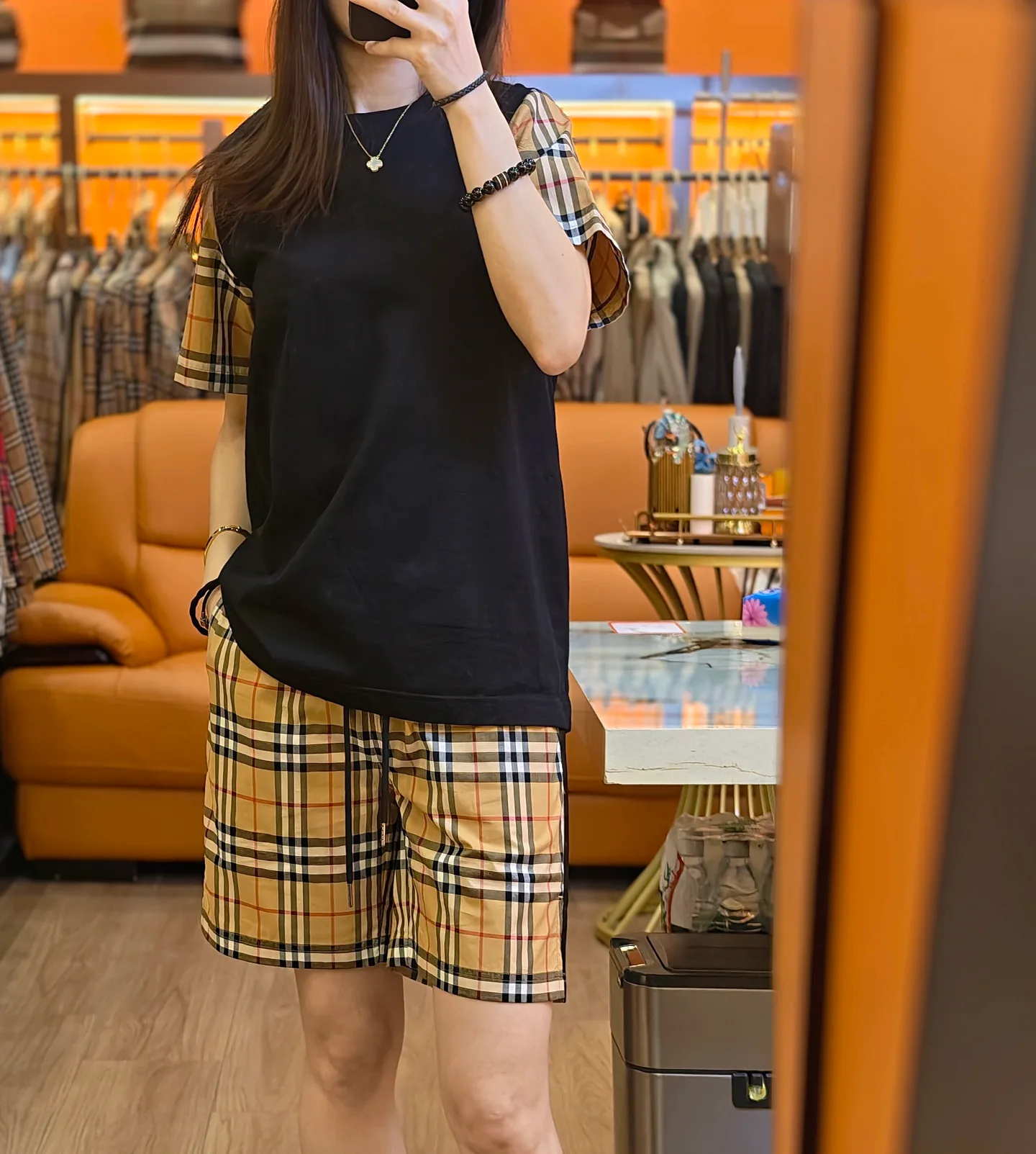 Шорты Женские Burberry 11358103