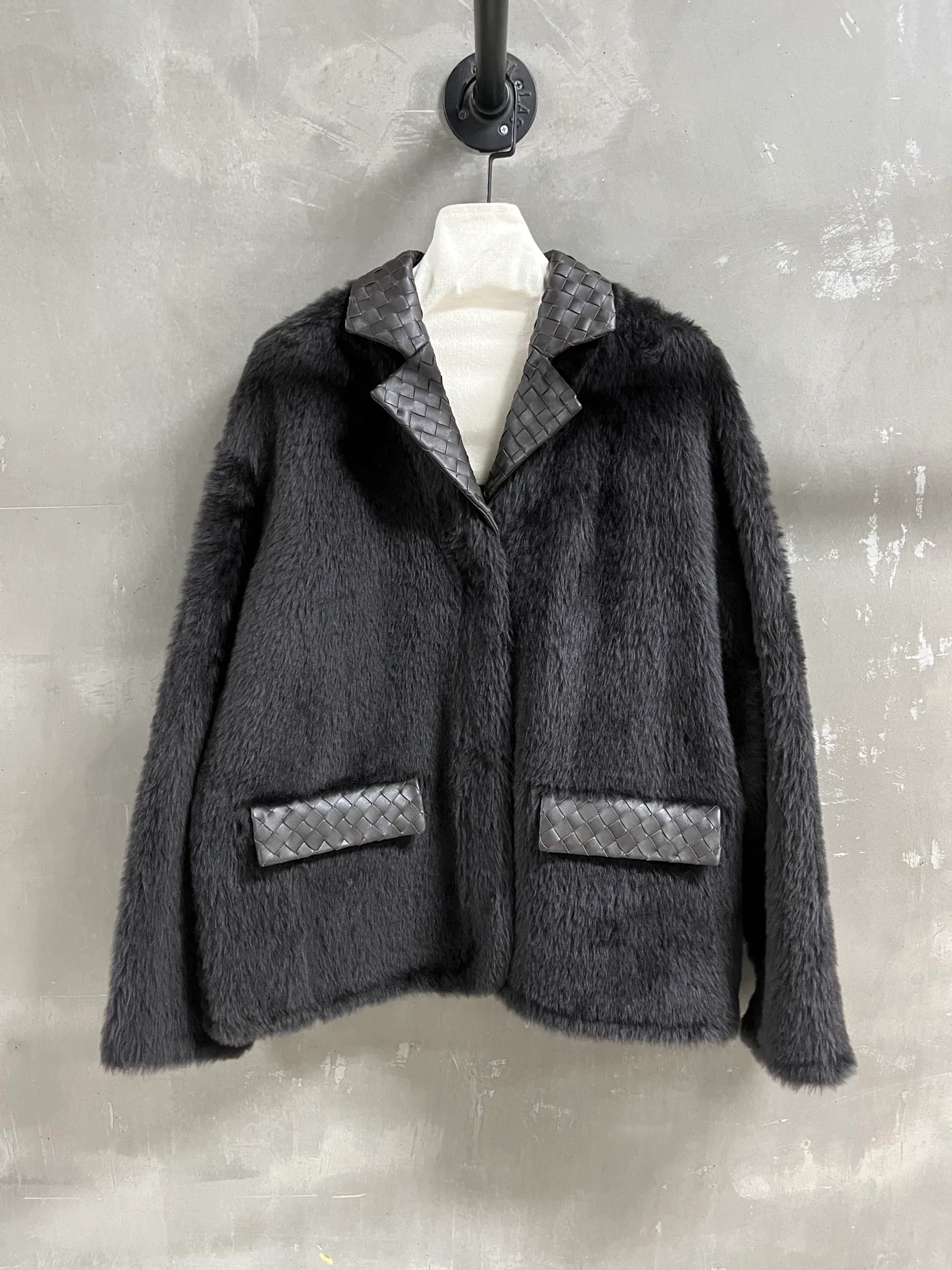 Кожаные Куртки И Дублёнки Женские Bottega Veneta 18226805