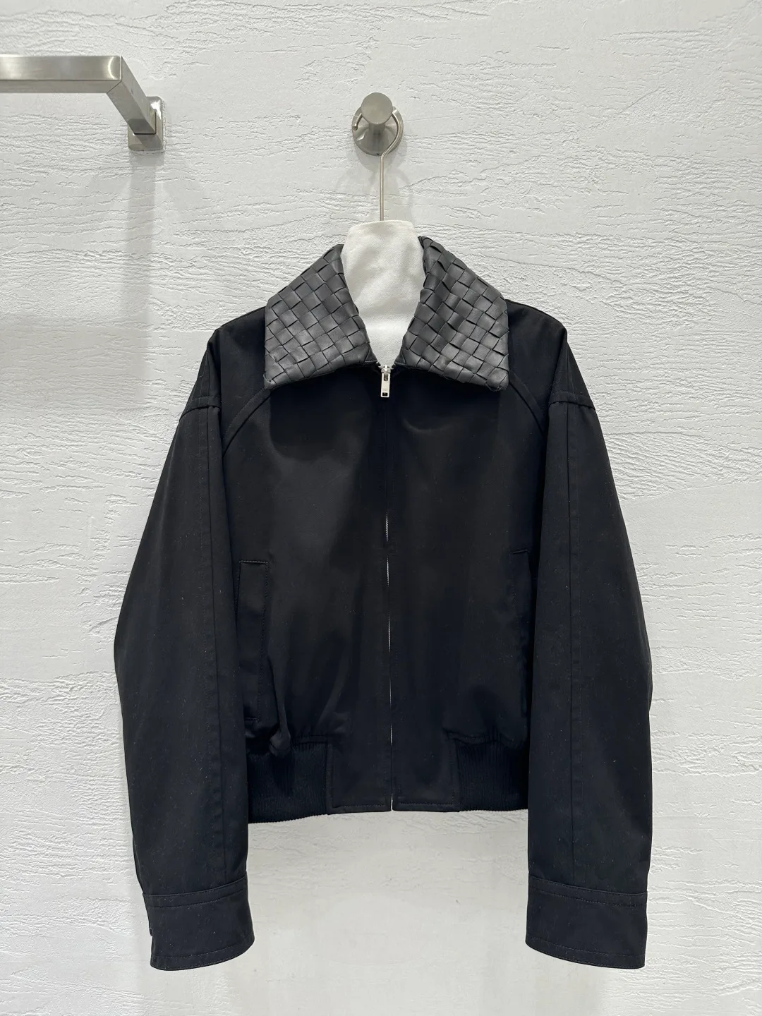 Кожаные Куртки И Дублёнки Женские Bottega Veneta 13309671