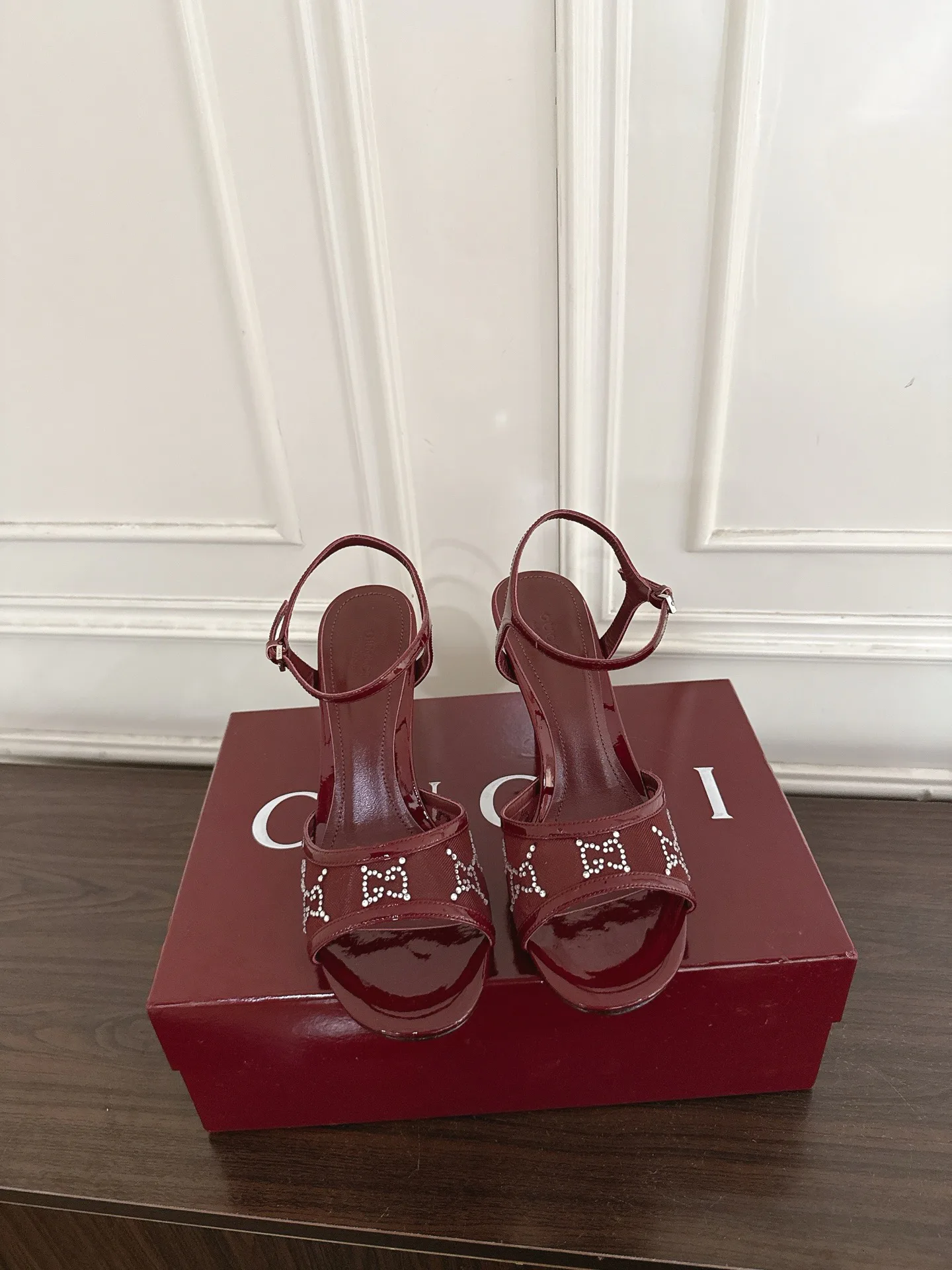 Босоножки Женские Gucci 18725867