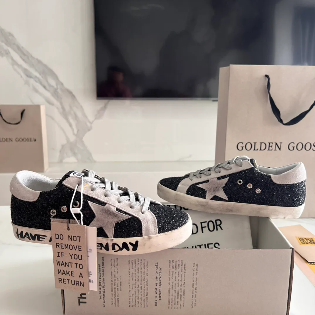 Кроссовки Женские Golden Goose 16995649