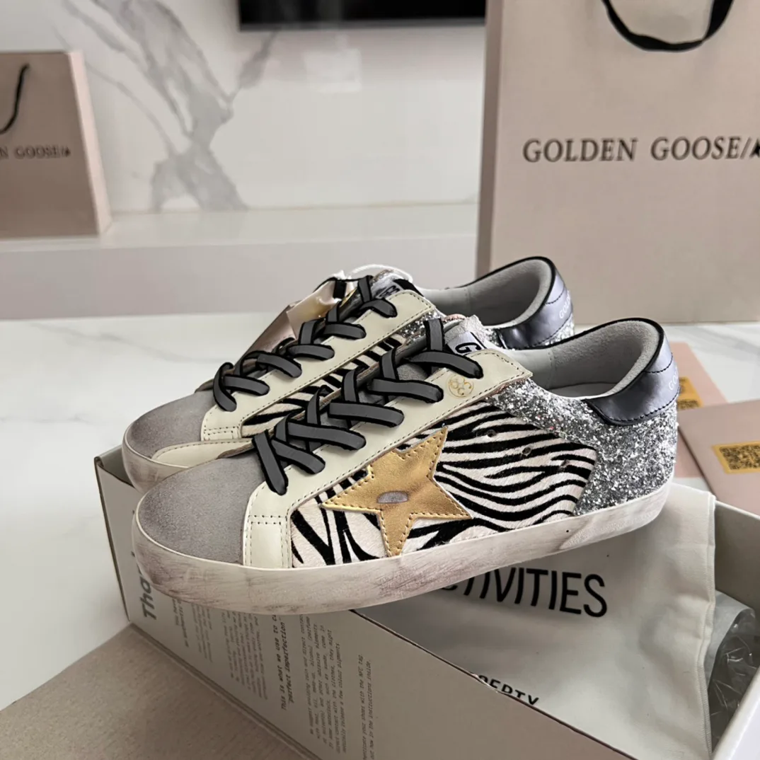 Кроссовки Женские Golden Goose 16995658