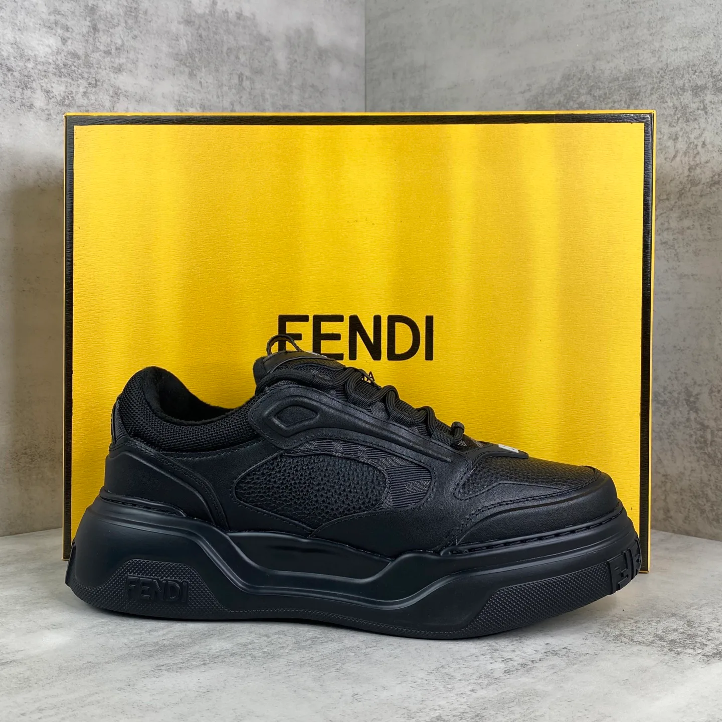 Кроссовки Мужские Fendi 275355