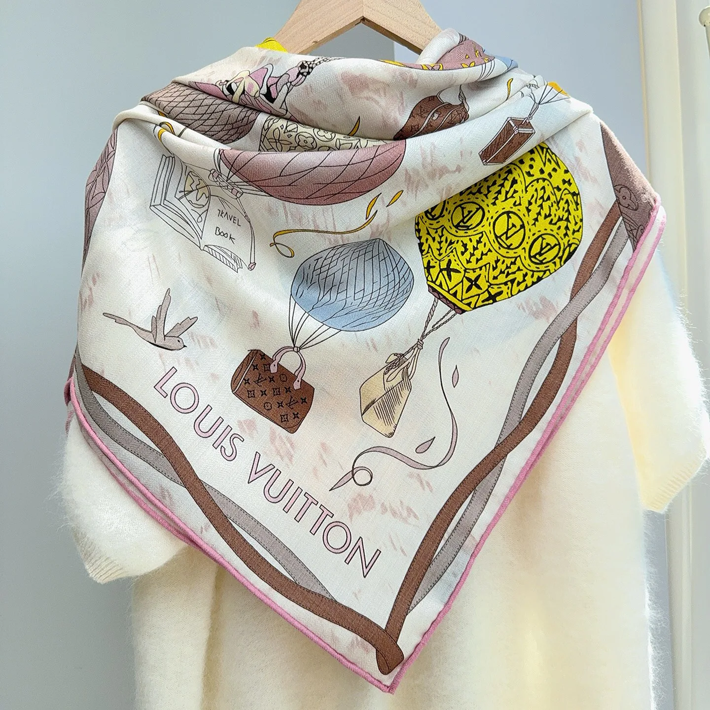 Шарфы Louis Vuitton 136751