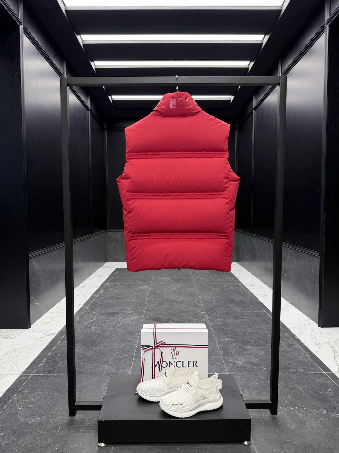 Жилеты Женские Moncler 18188742