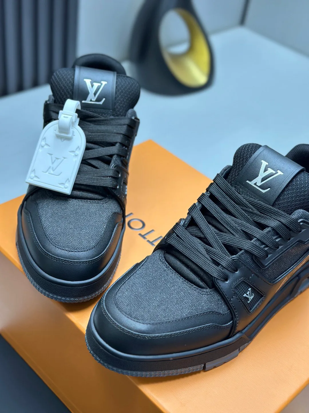 Кроссовки Женские Louis Vuitton 1879279