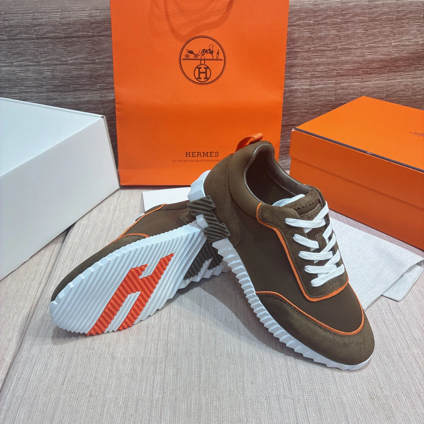 Кроссовки Женские Hermes 17977066