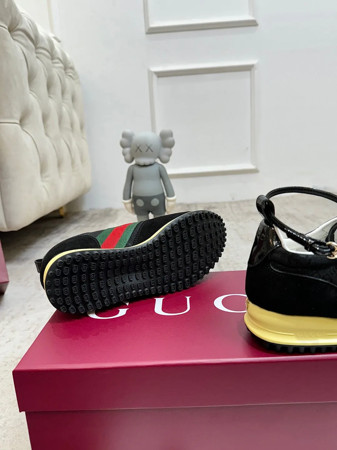 Кроссовки Женские Gucci 944888