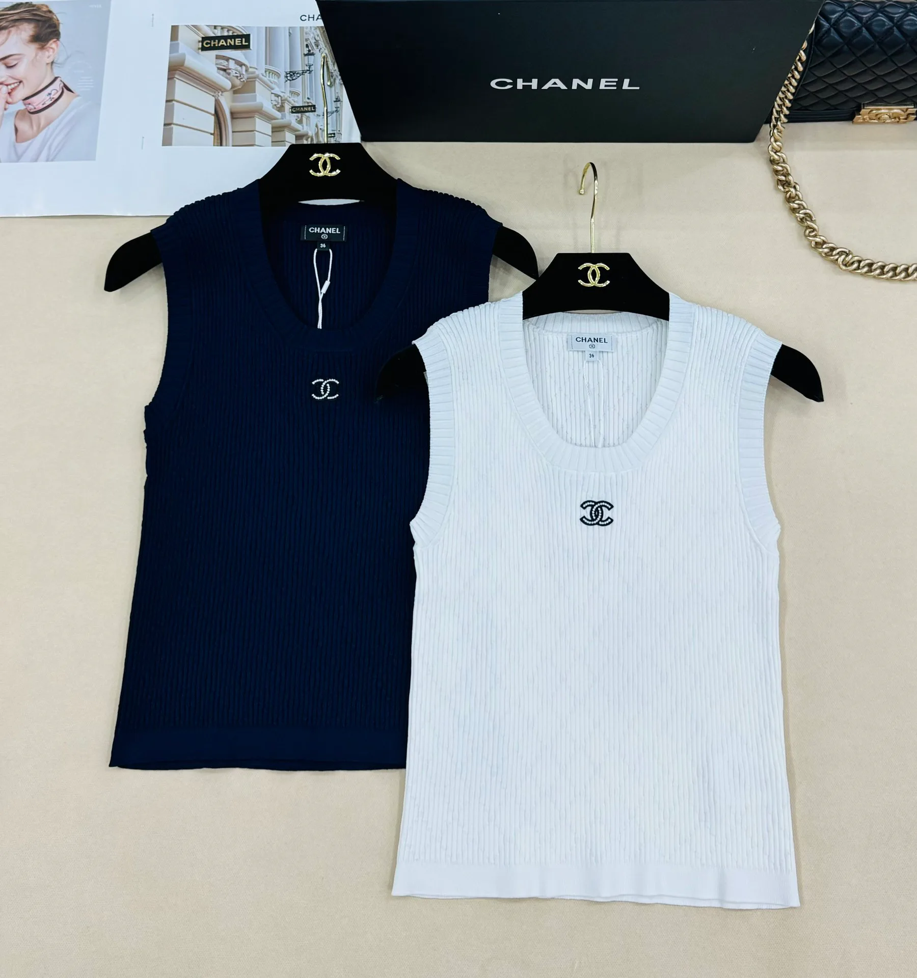 Жилеты Женские Chanel 11690376