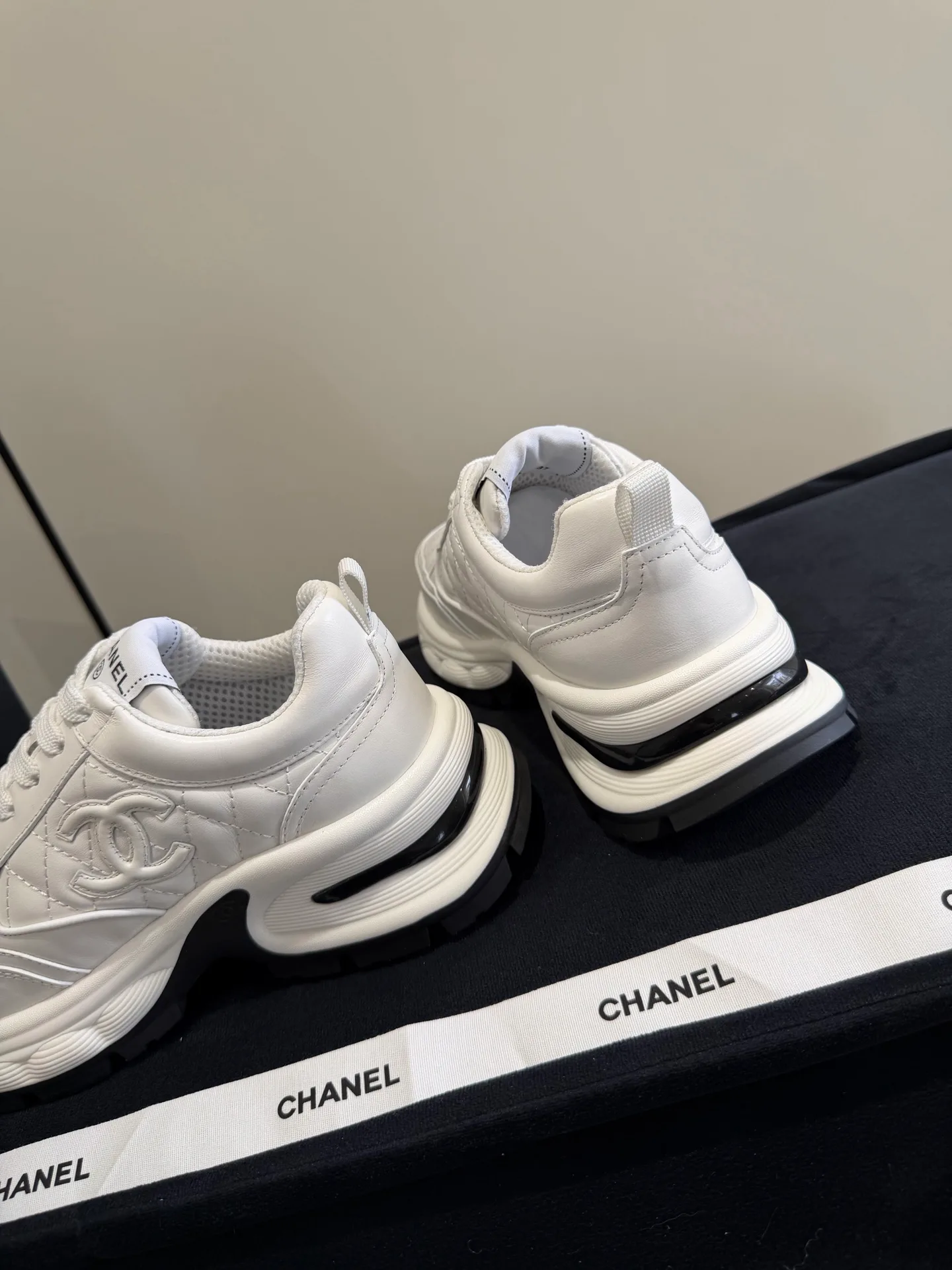 Кроссовки Женские Chanel 19270943