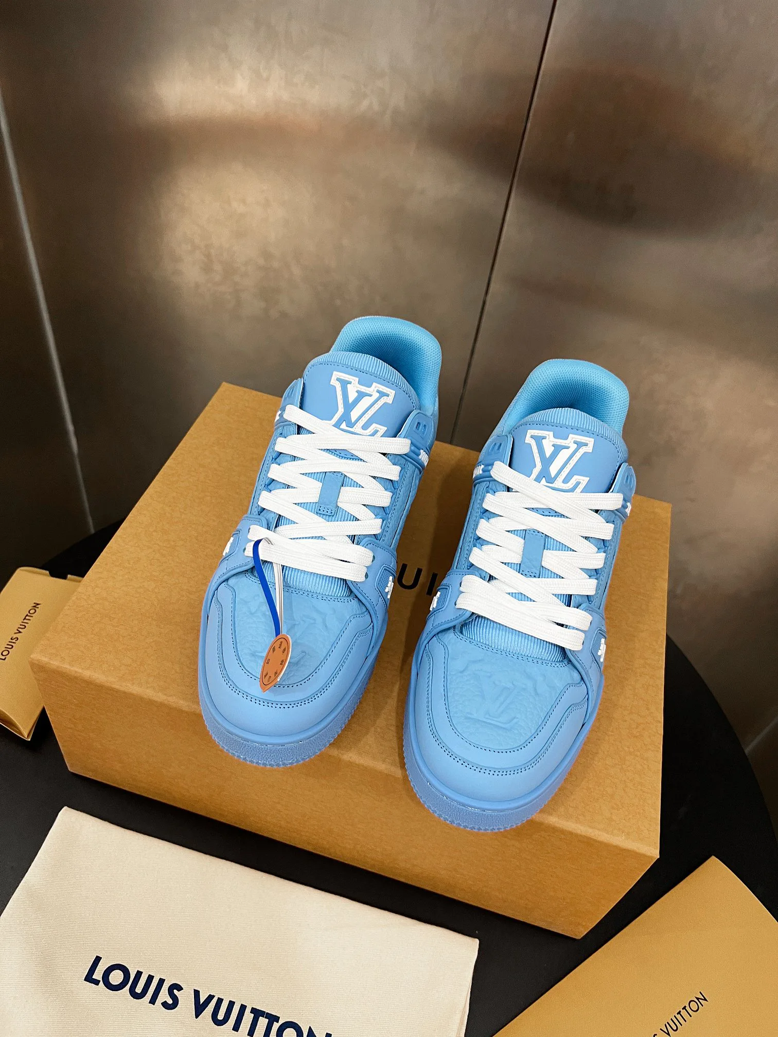 Кроссовки Женские Louis Vuitton 9976