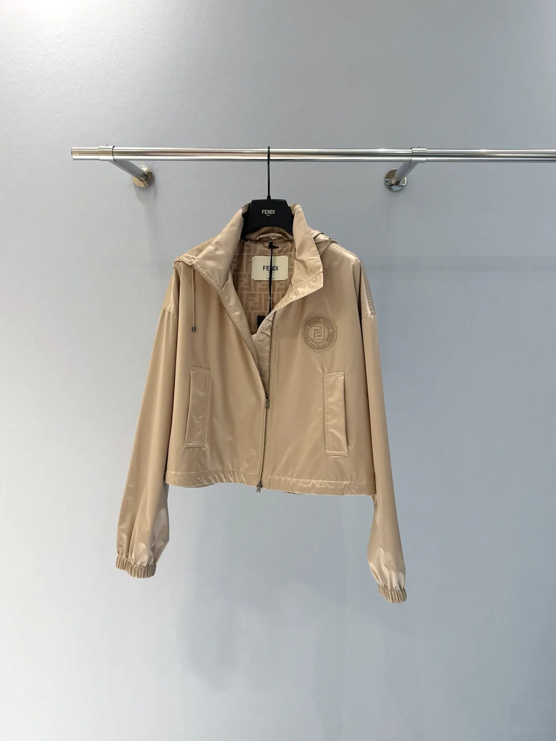 Куртки Женские Fendi Куртки Женские Fendi