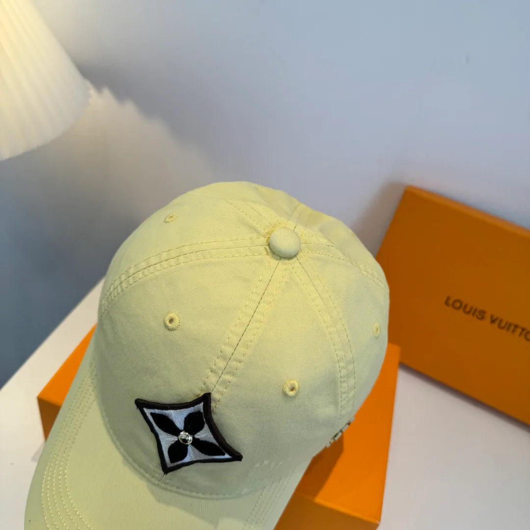 Головные Уборы Louis Vuitton 11469012