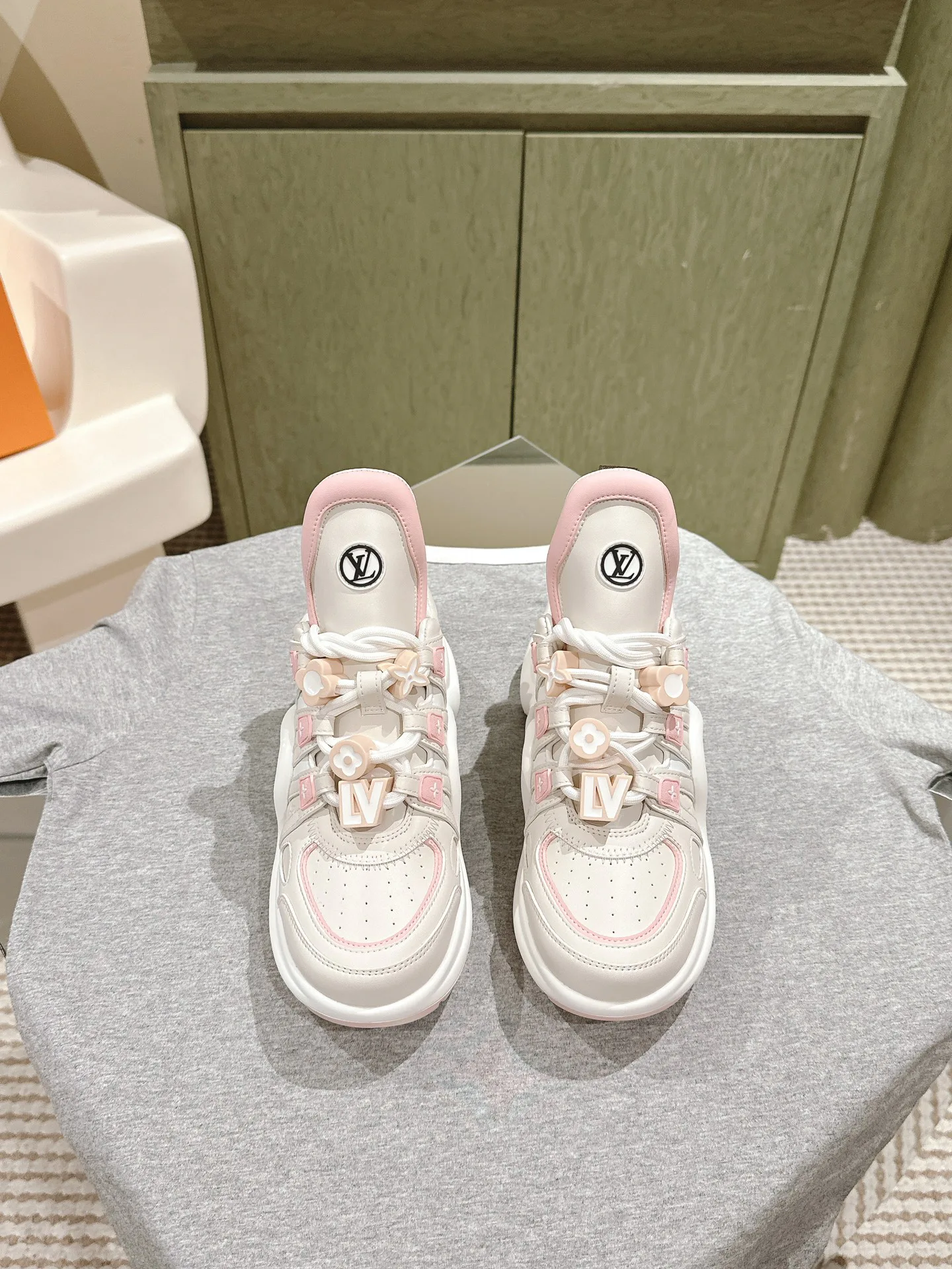 Кроссовки Женские Louis Vuitton 10840477