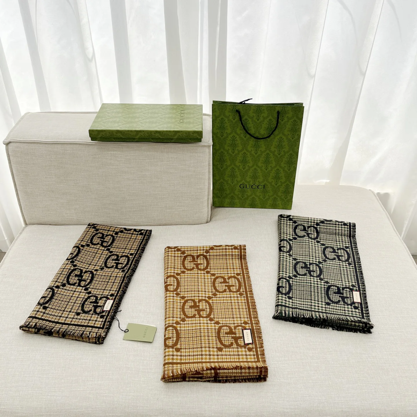 Шарфы Gucci 437866