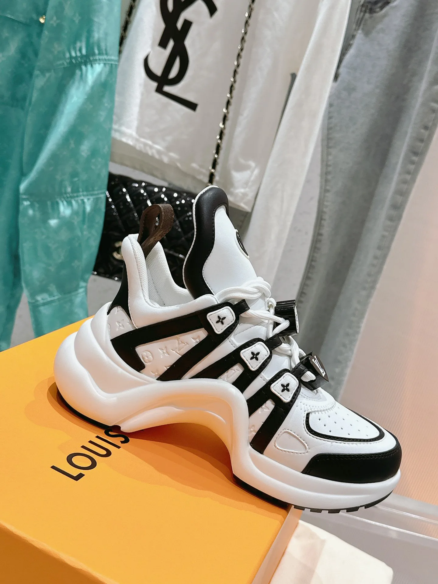 Кроссовки Женские Louis Vuitton 19754