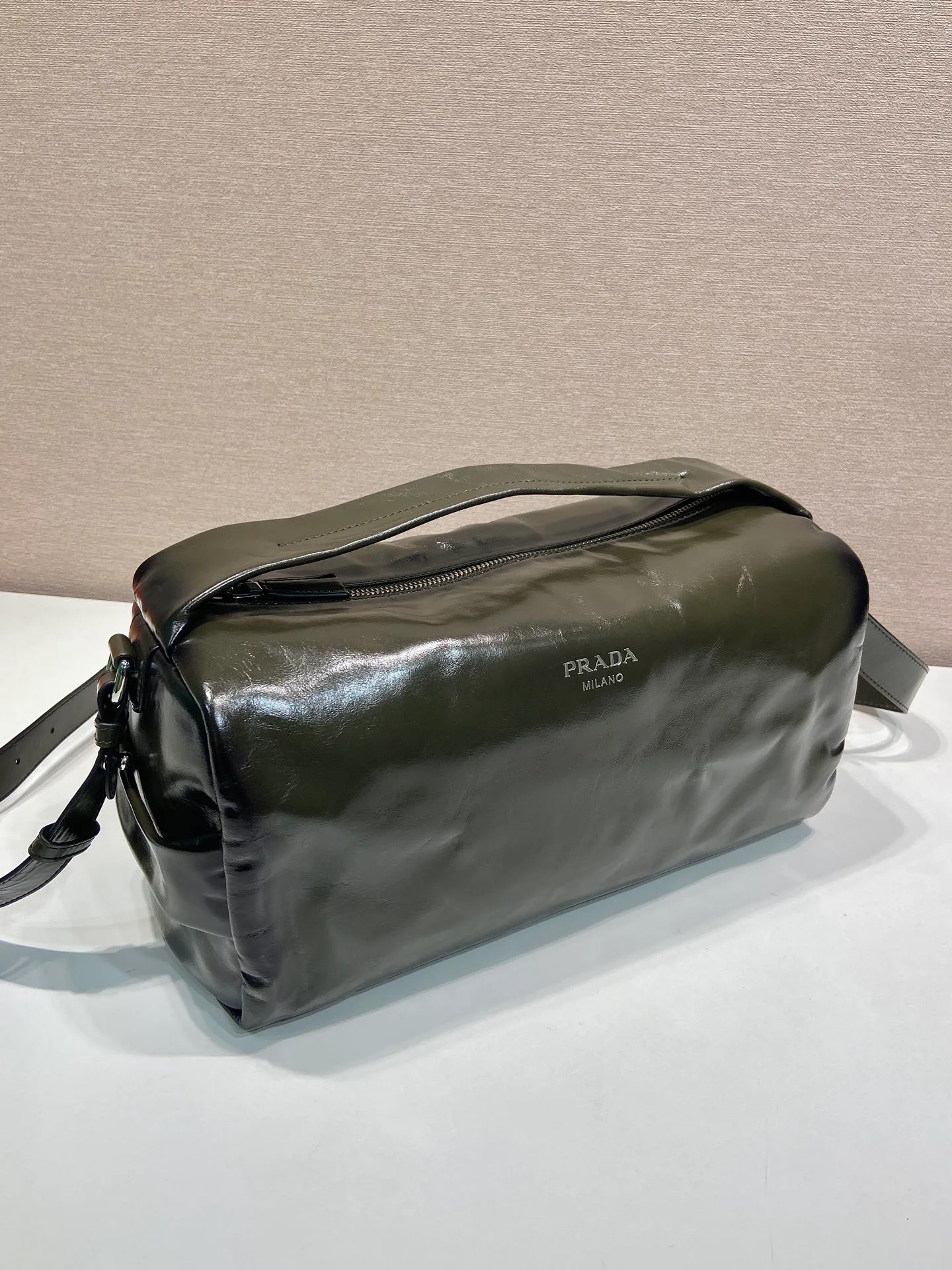 Классические Сумки Женские Prada 12874255
