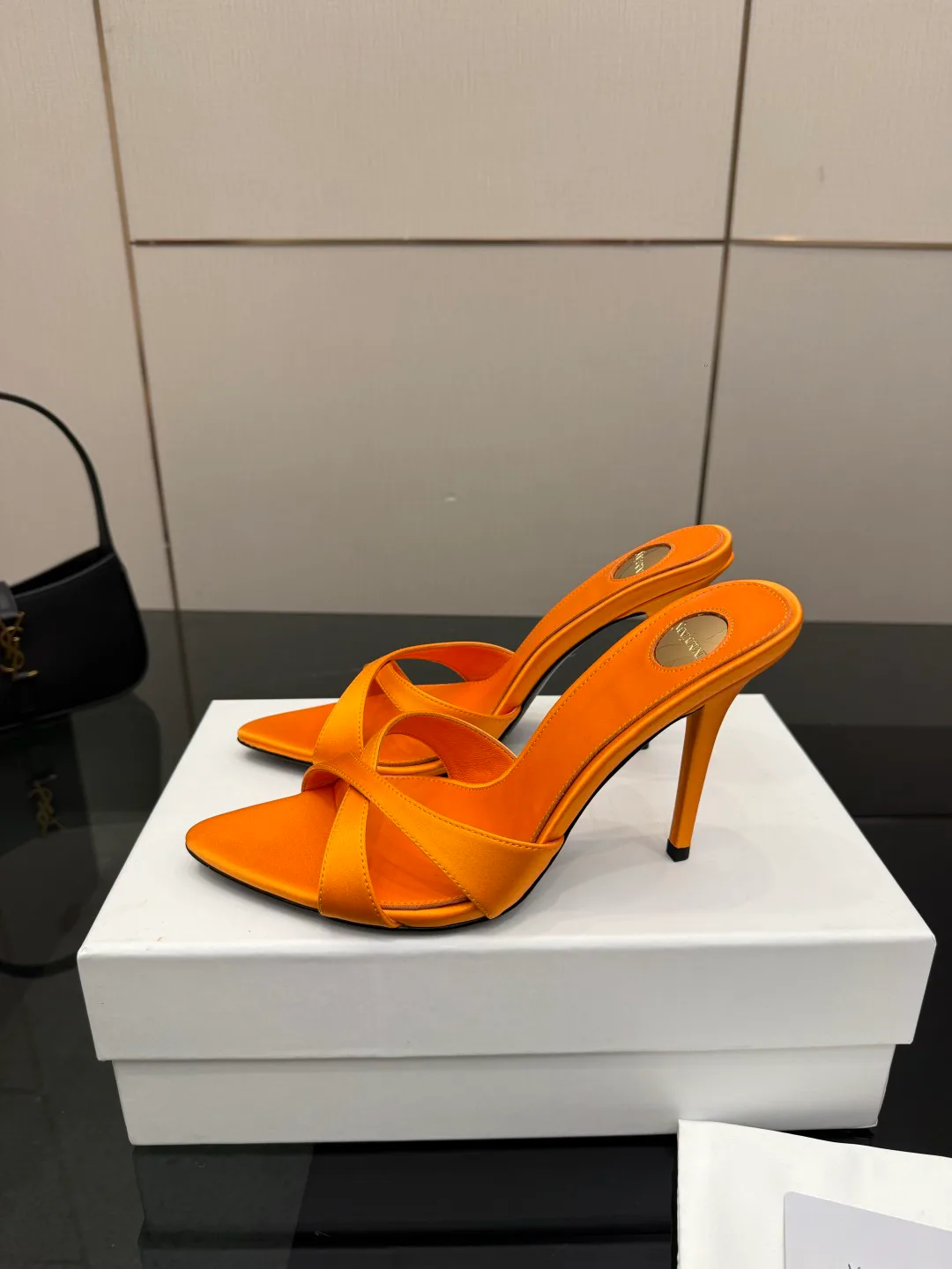 Босоножки Женские Saint Laurent 11424885