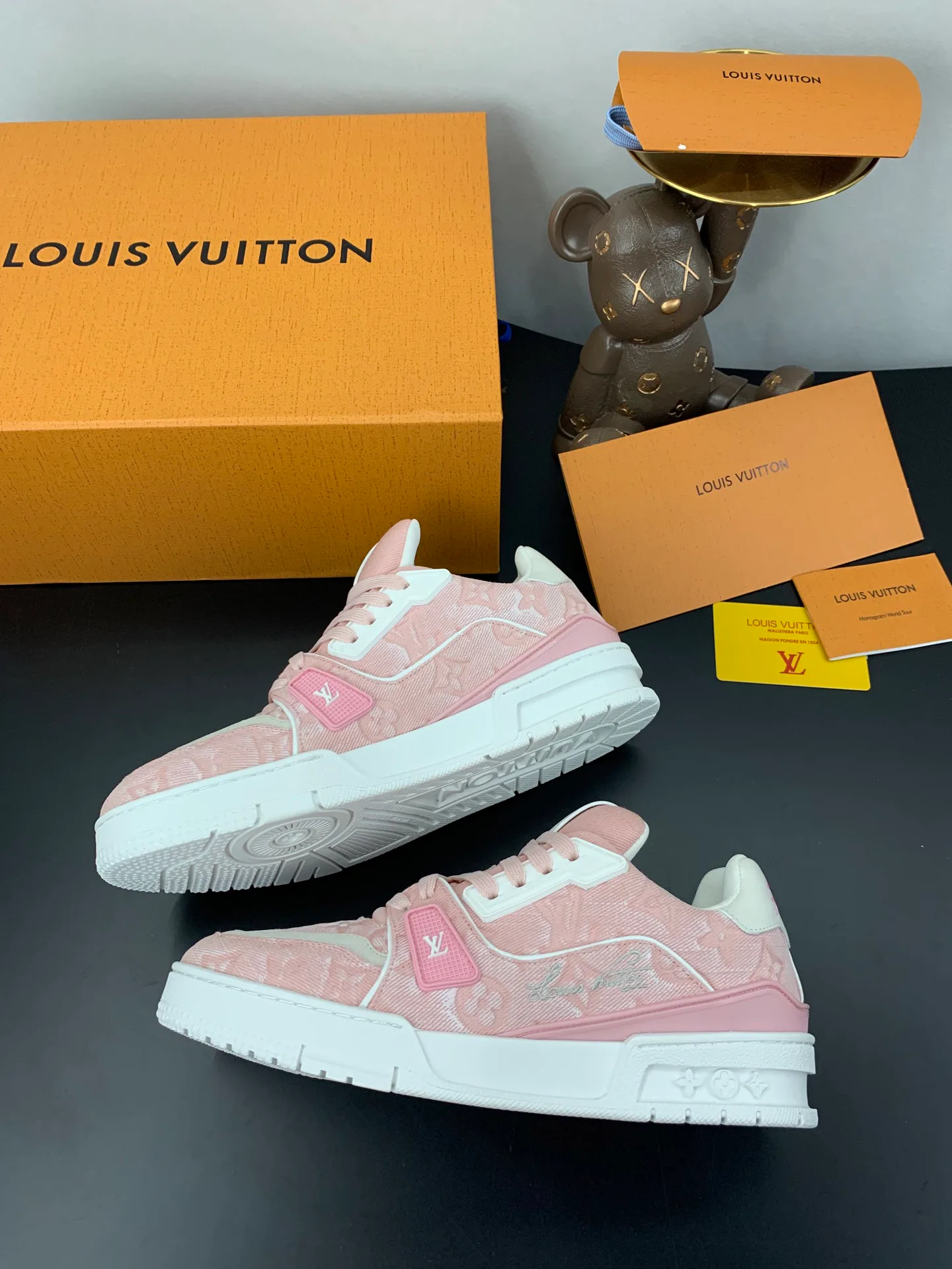 Кроссовки Женские Louis Vuitton 17545274