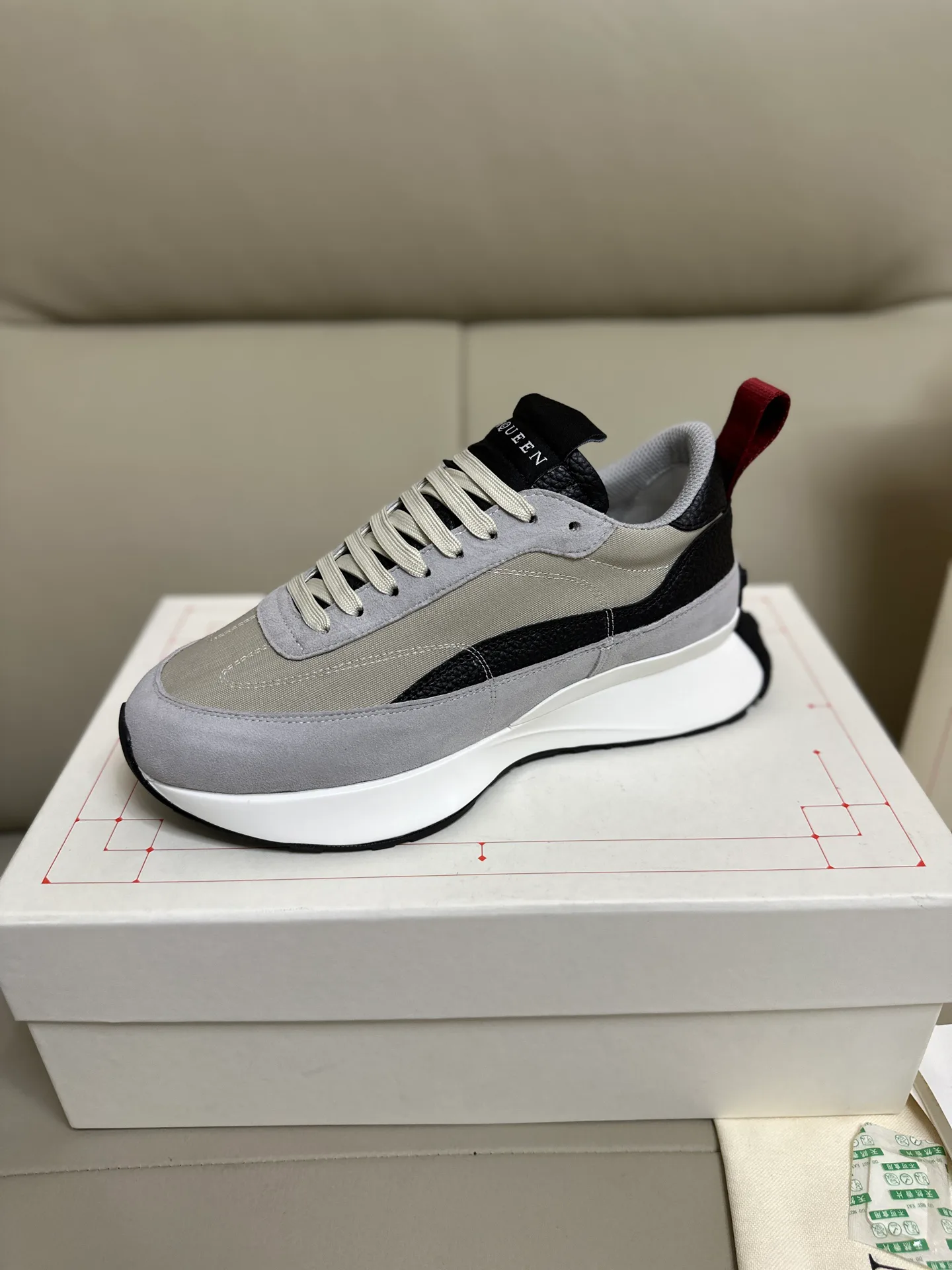 Кроссовки Женские Alexander Mcqueen 18616742