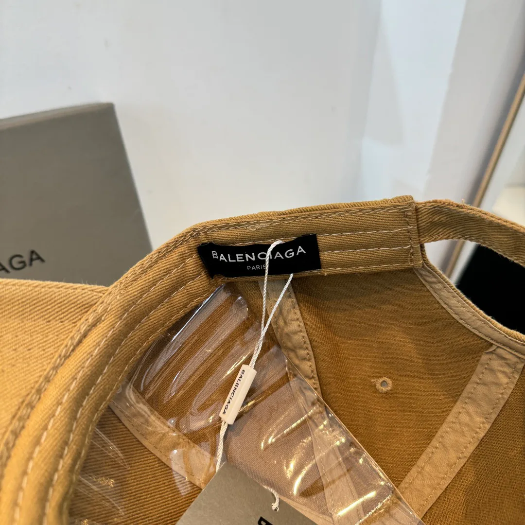 Головные Уборы Balenciaga 11633362