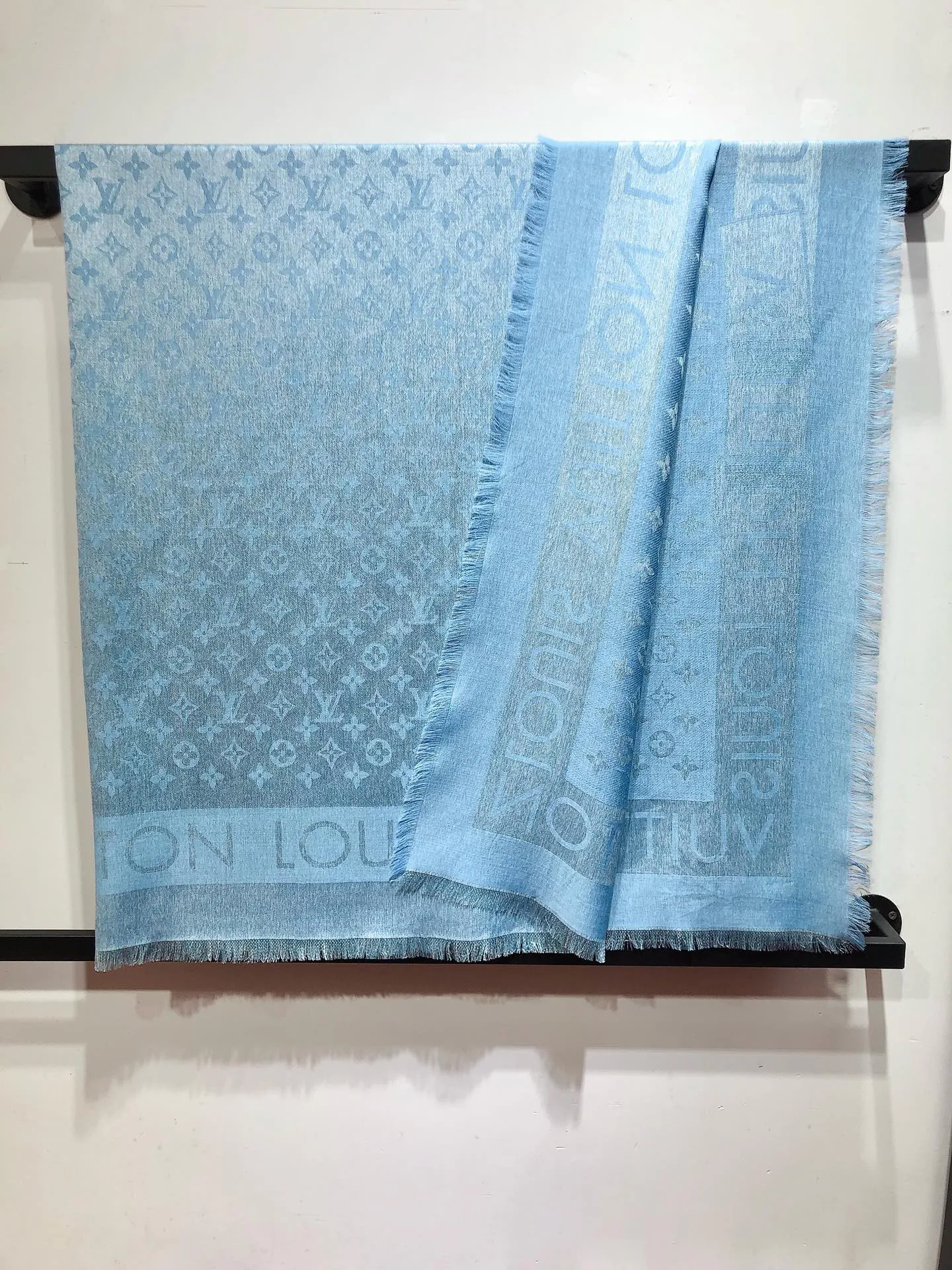 Шарфы Louis Vuitton 859946