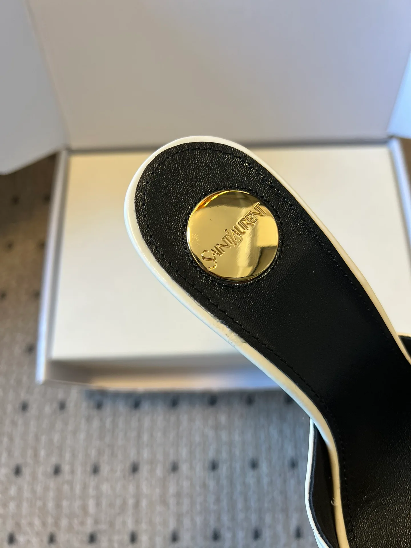 Босоножки Женские Saint Laurent 10835429