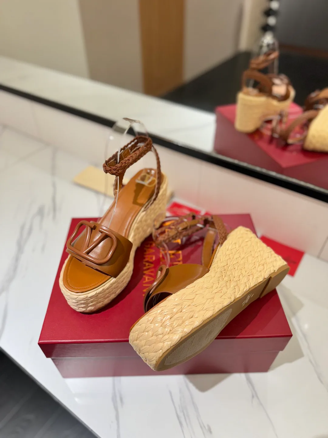 Босоножки Женские Valentino 17946622