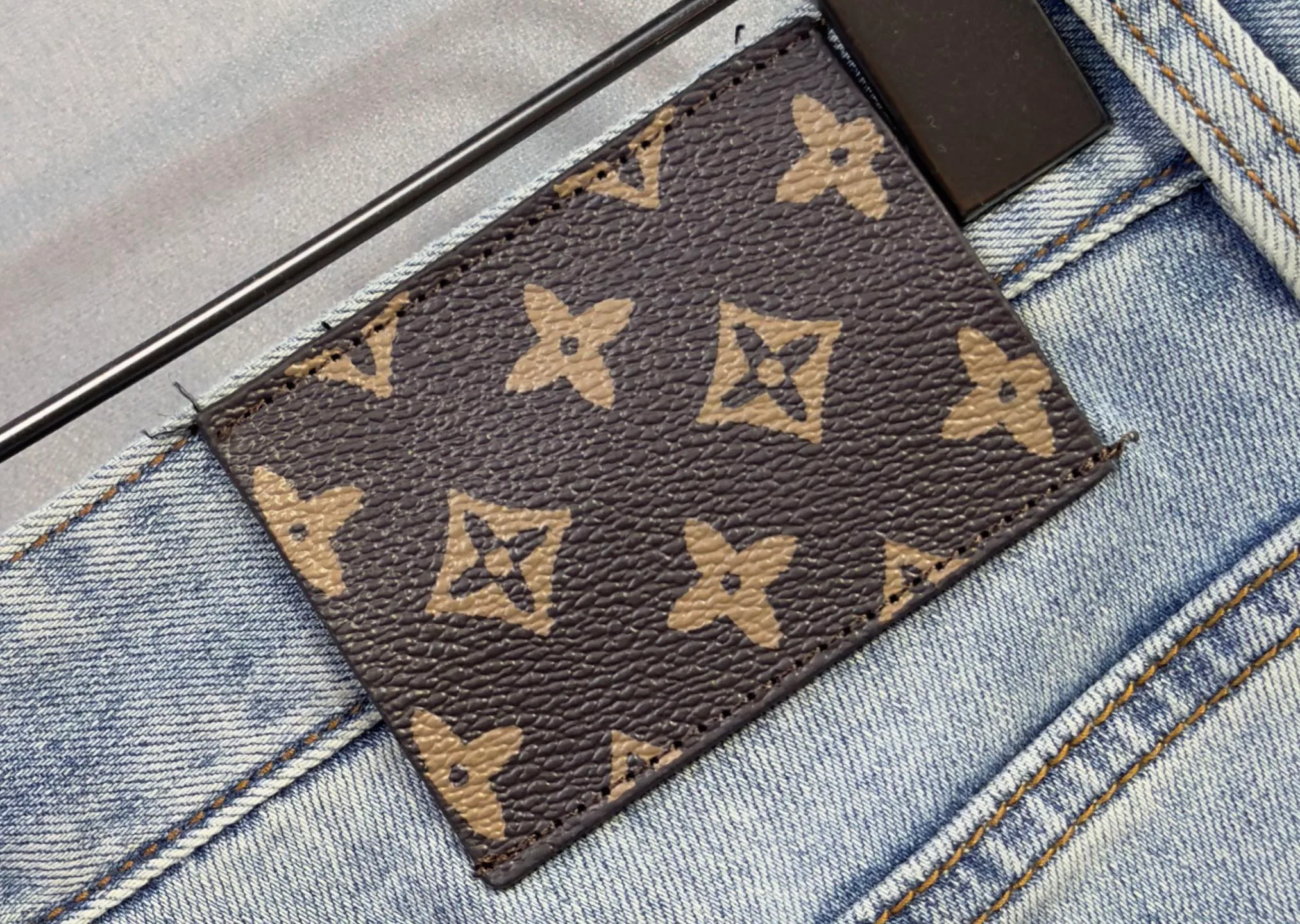 Джинсы Мужские Louis Vuitton 18098393