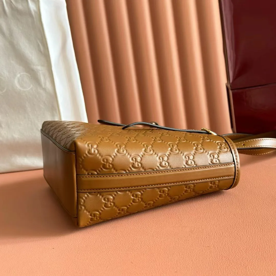 Классические Сумки Женские Gucci 11886396