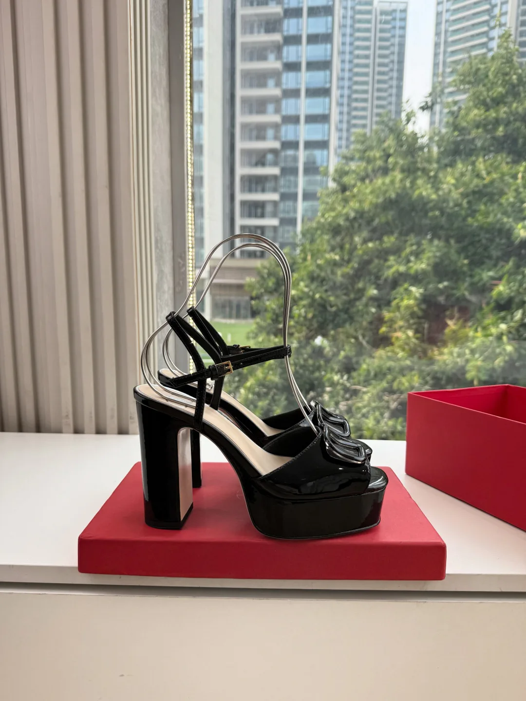 Босоножки Женские Valentino 18737665