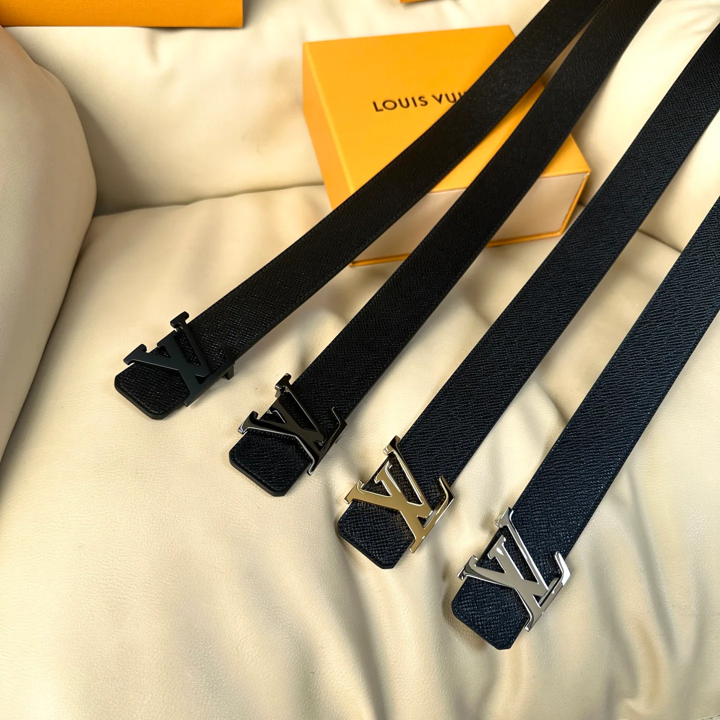 Ремни Louis Vuitton 11248619