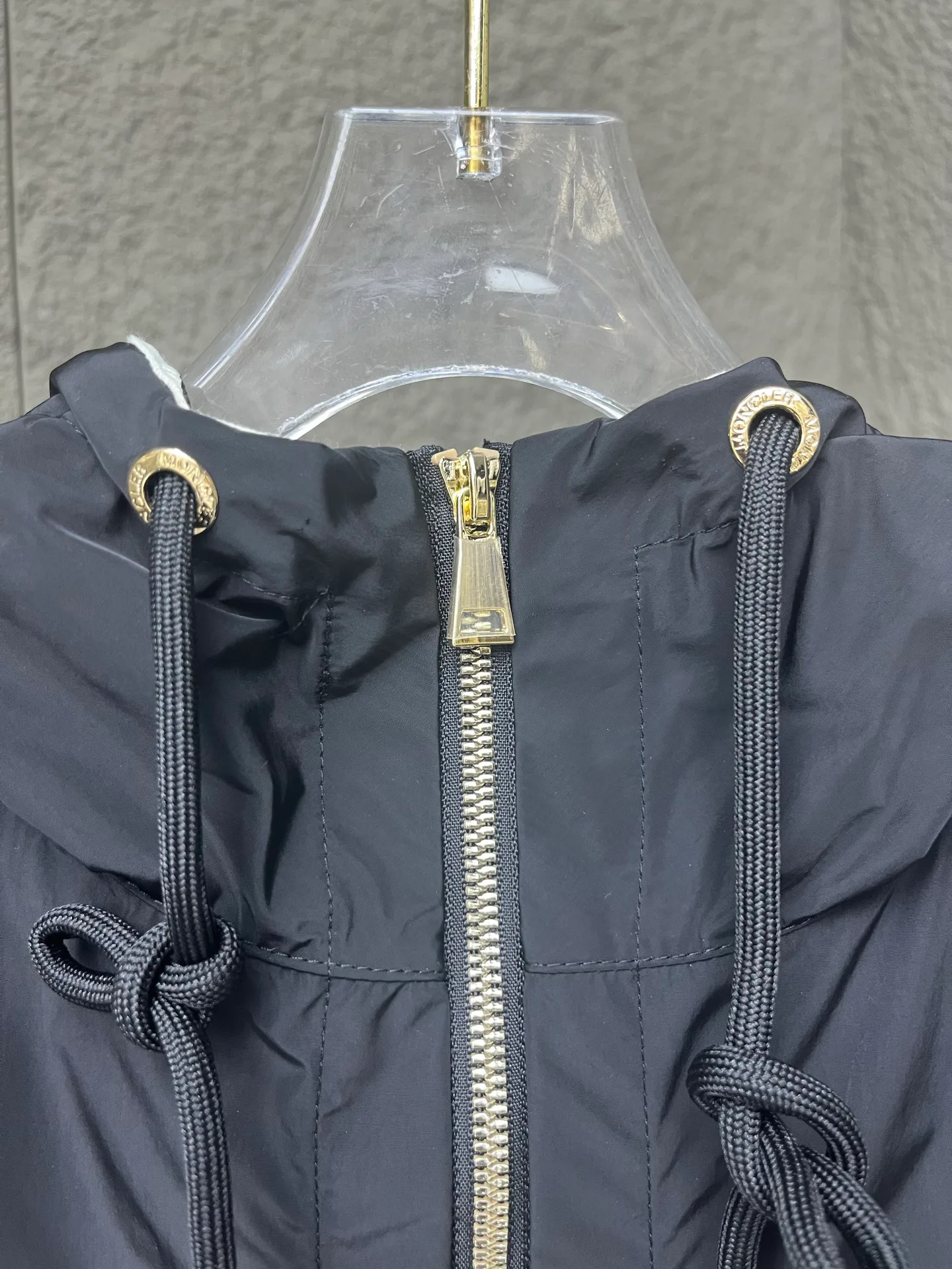 Куртки И Пуховики Женские Moncler 11706591