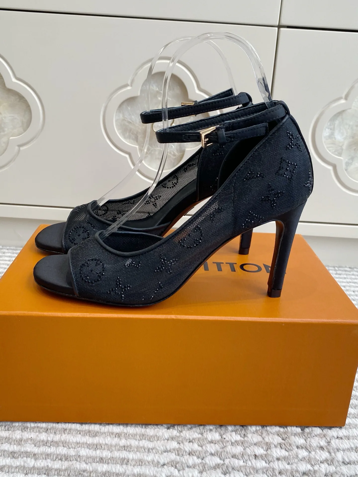 Босоножки Женские Louis Vuitton 12742541