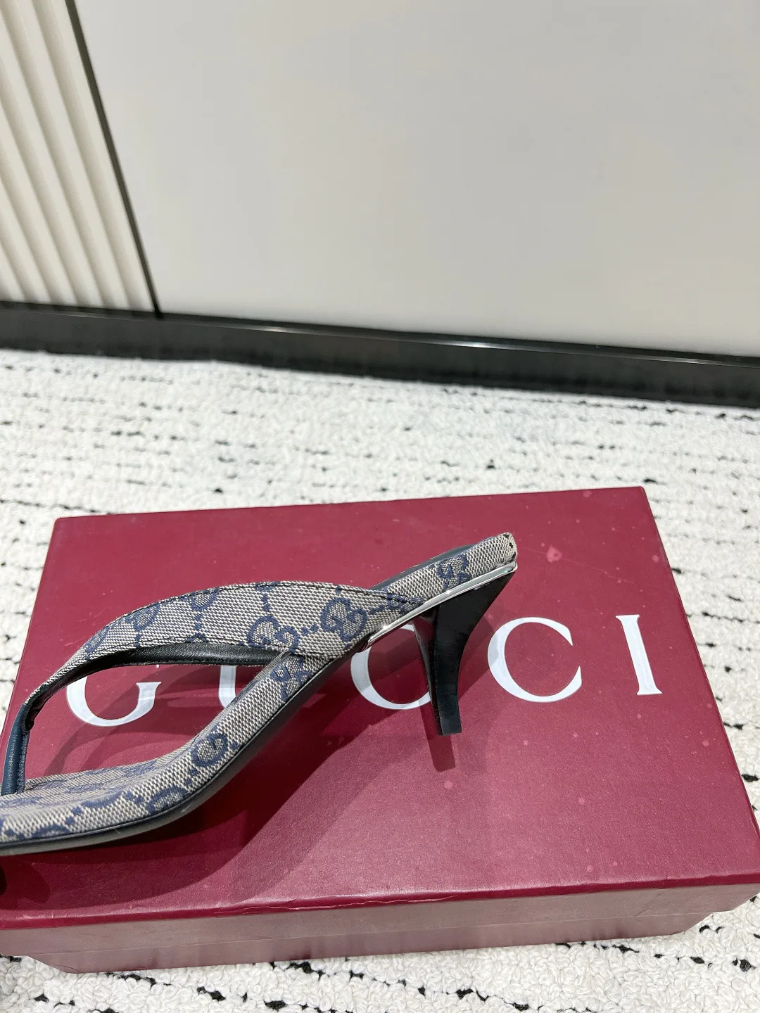 Шлепанцы Женские Gucci 17637840