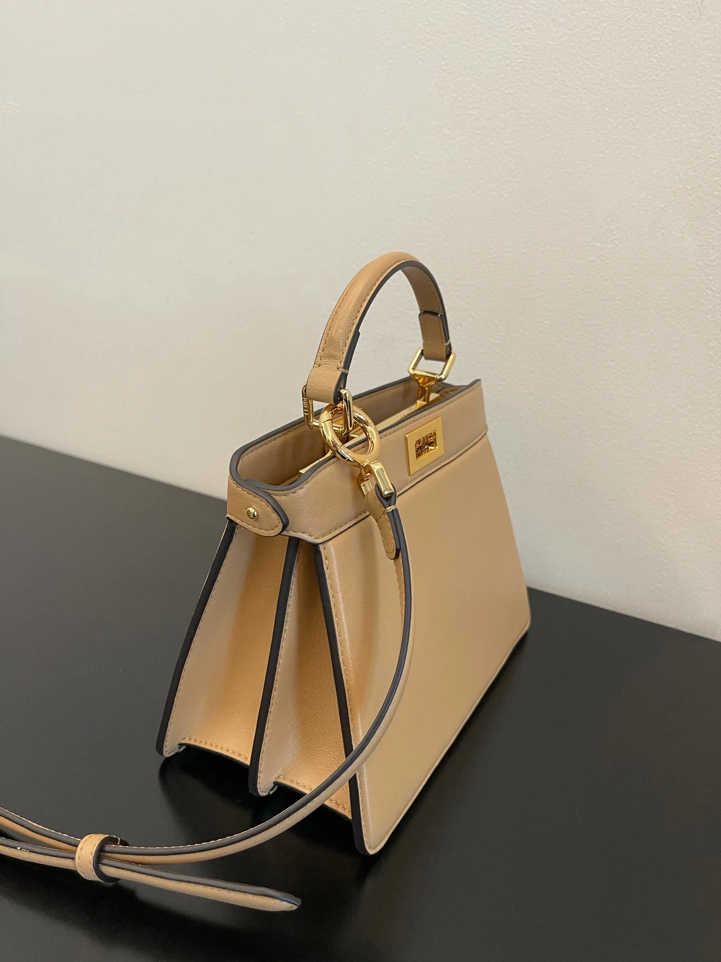 Классические Сумки Женские Fendi 13234497