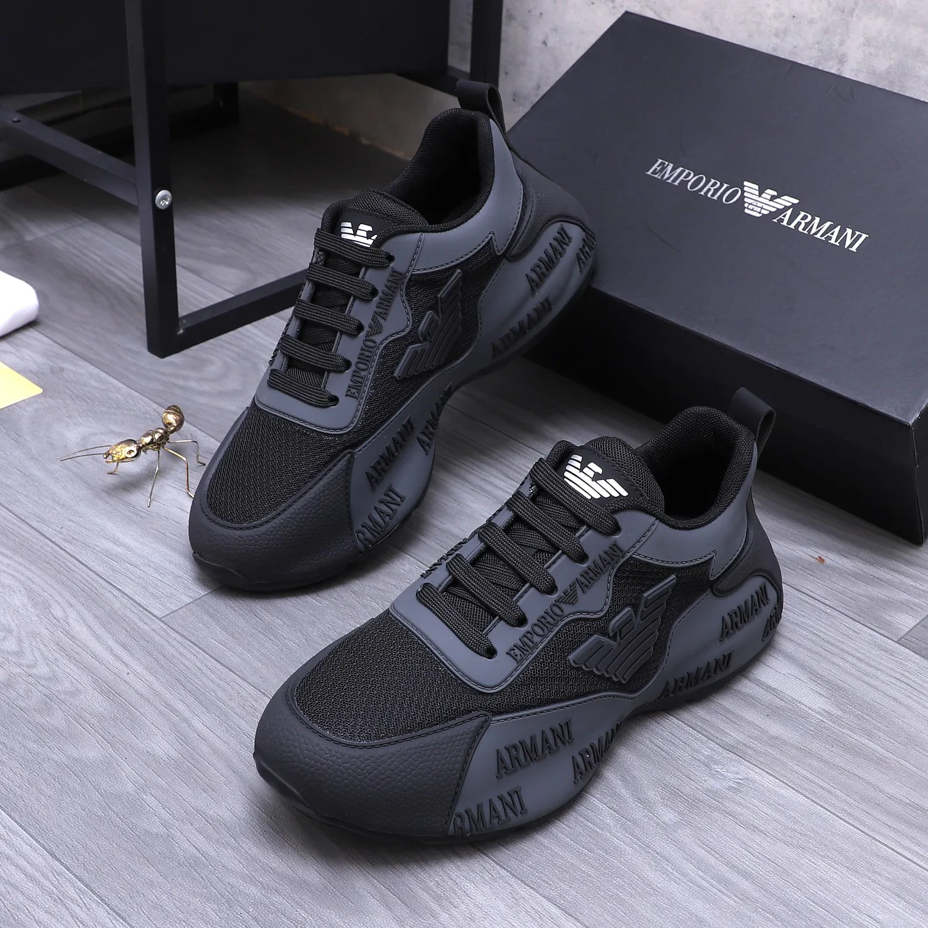 Кроссовки Женские Armani 1142408