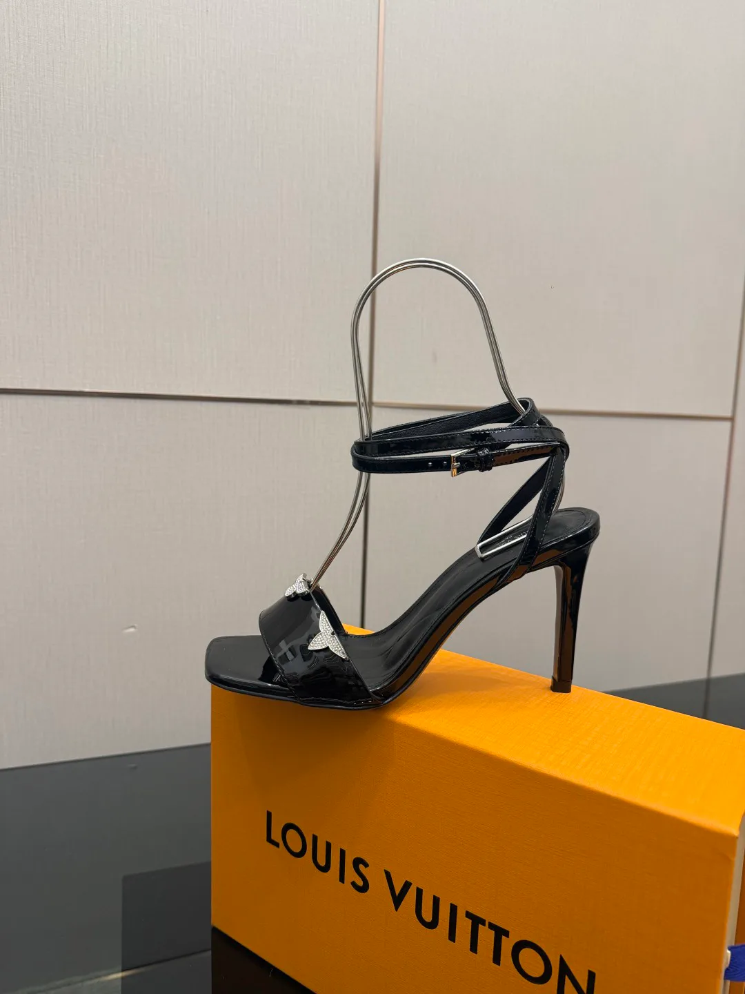 Босоножки Женские Louis Vuitton 5052038