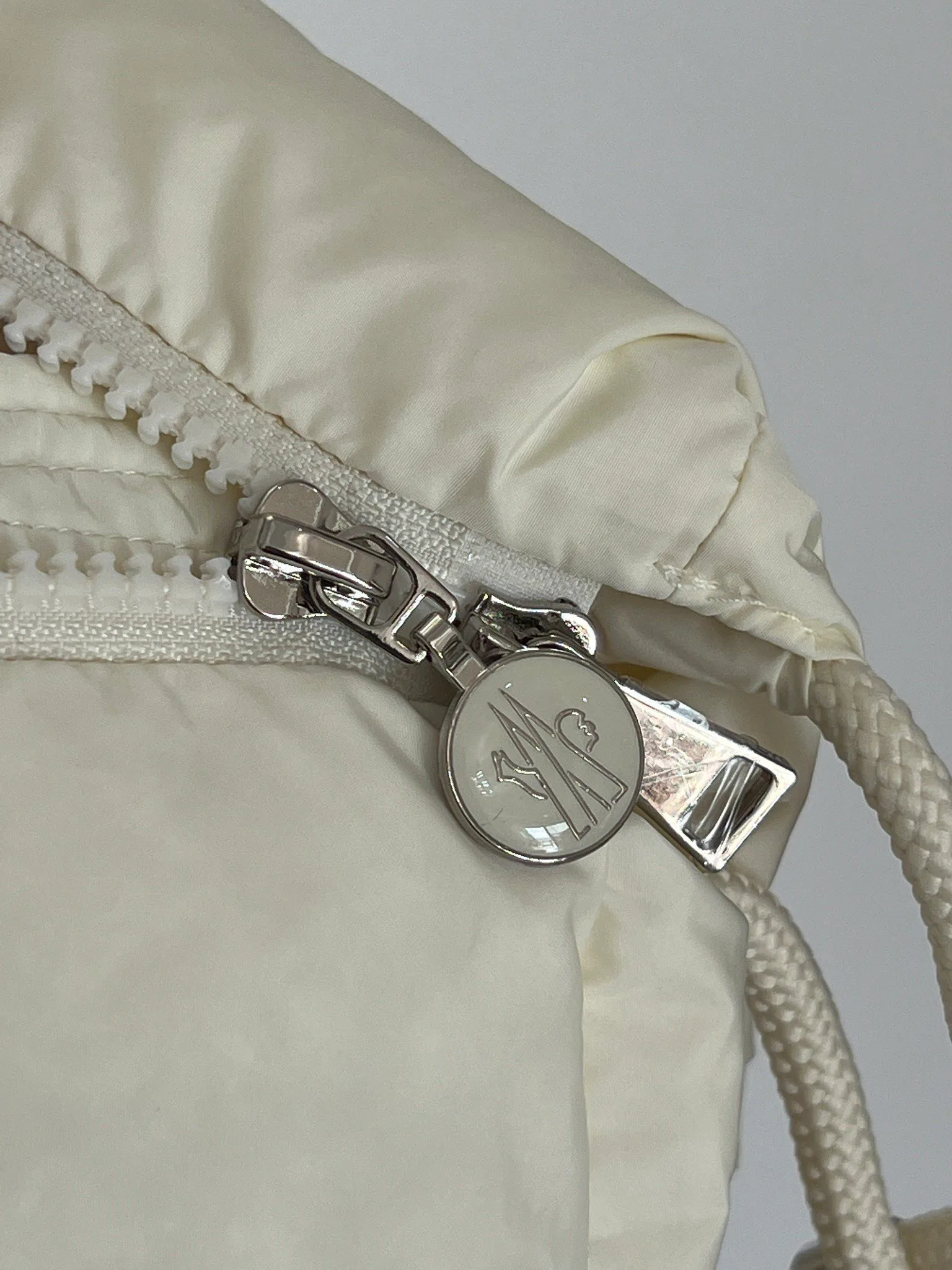 Куртки И Пуховики Женские Moncler 18416122