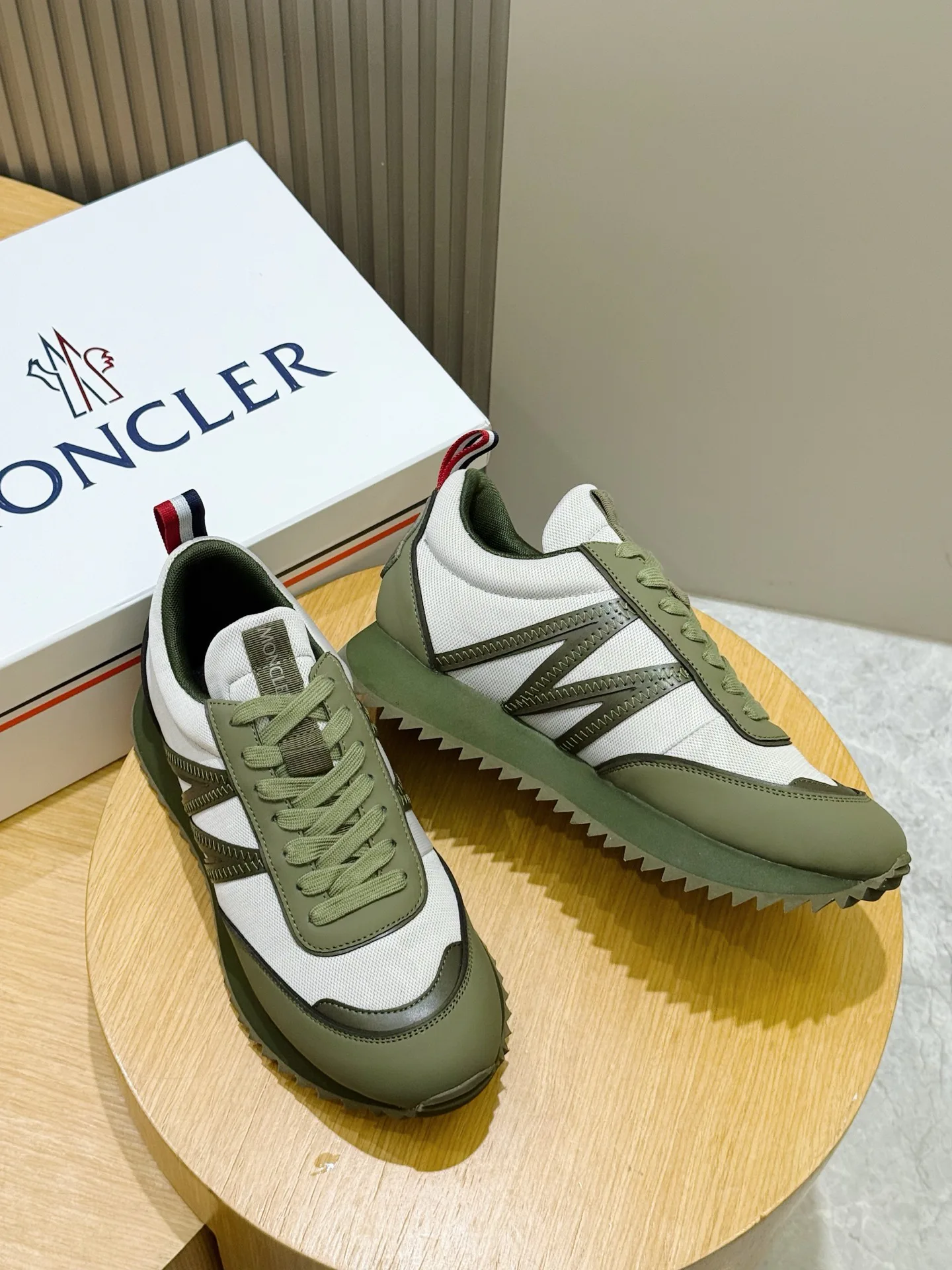 Кроссовки Мужские Moncler 18101511