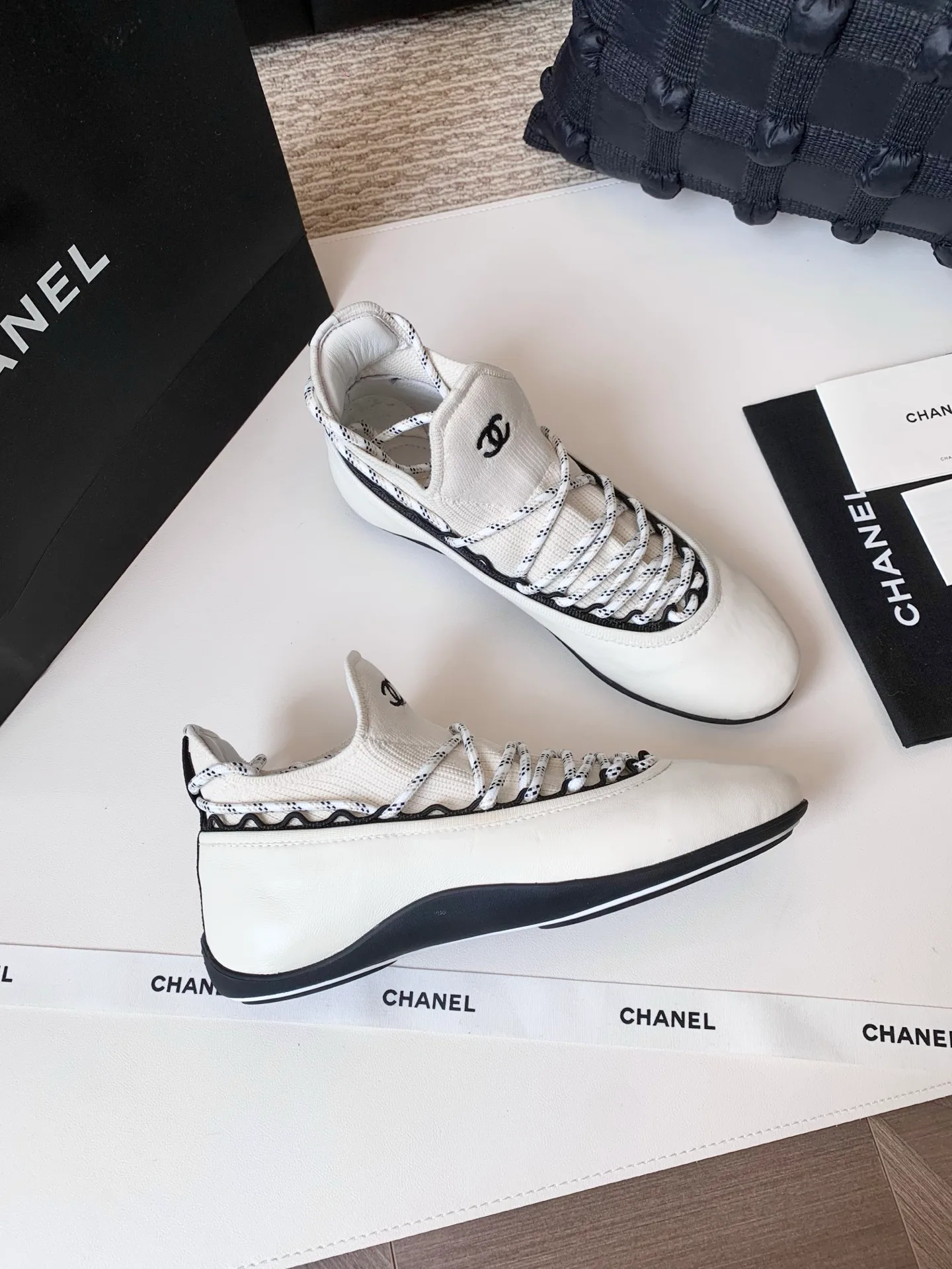 Кроссовки Женские Chanel 17989879