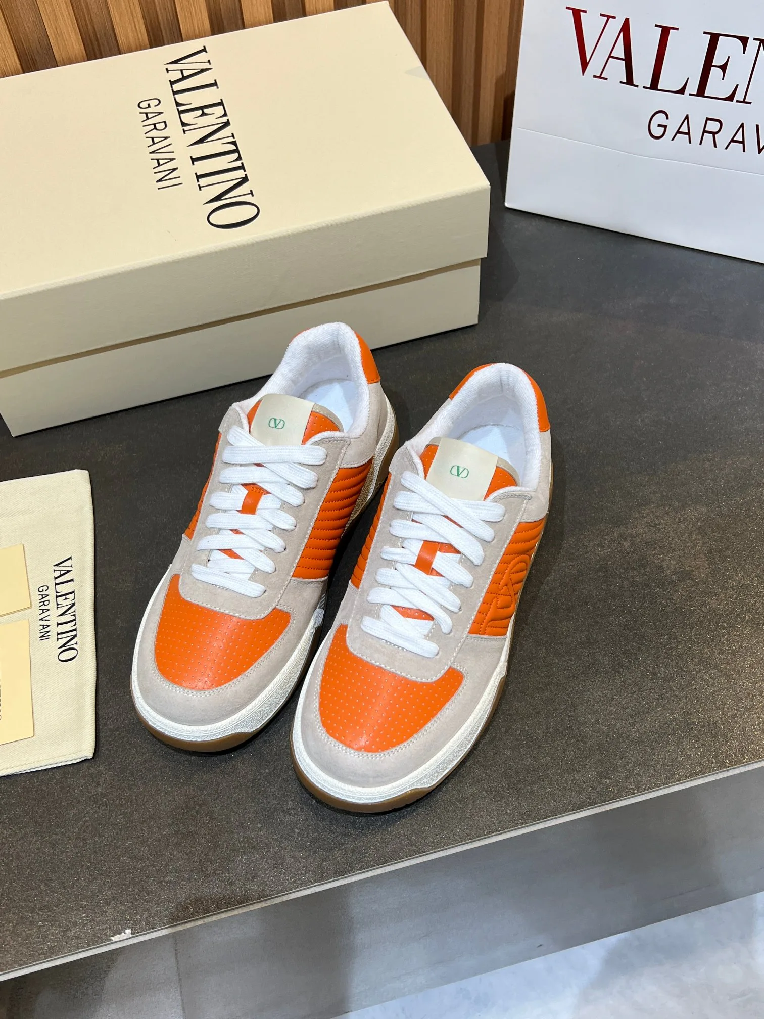 Кроссовки Женские Valentino 11679384