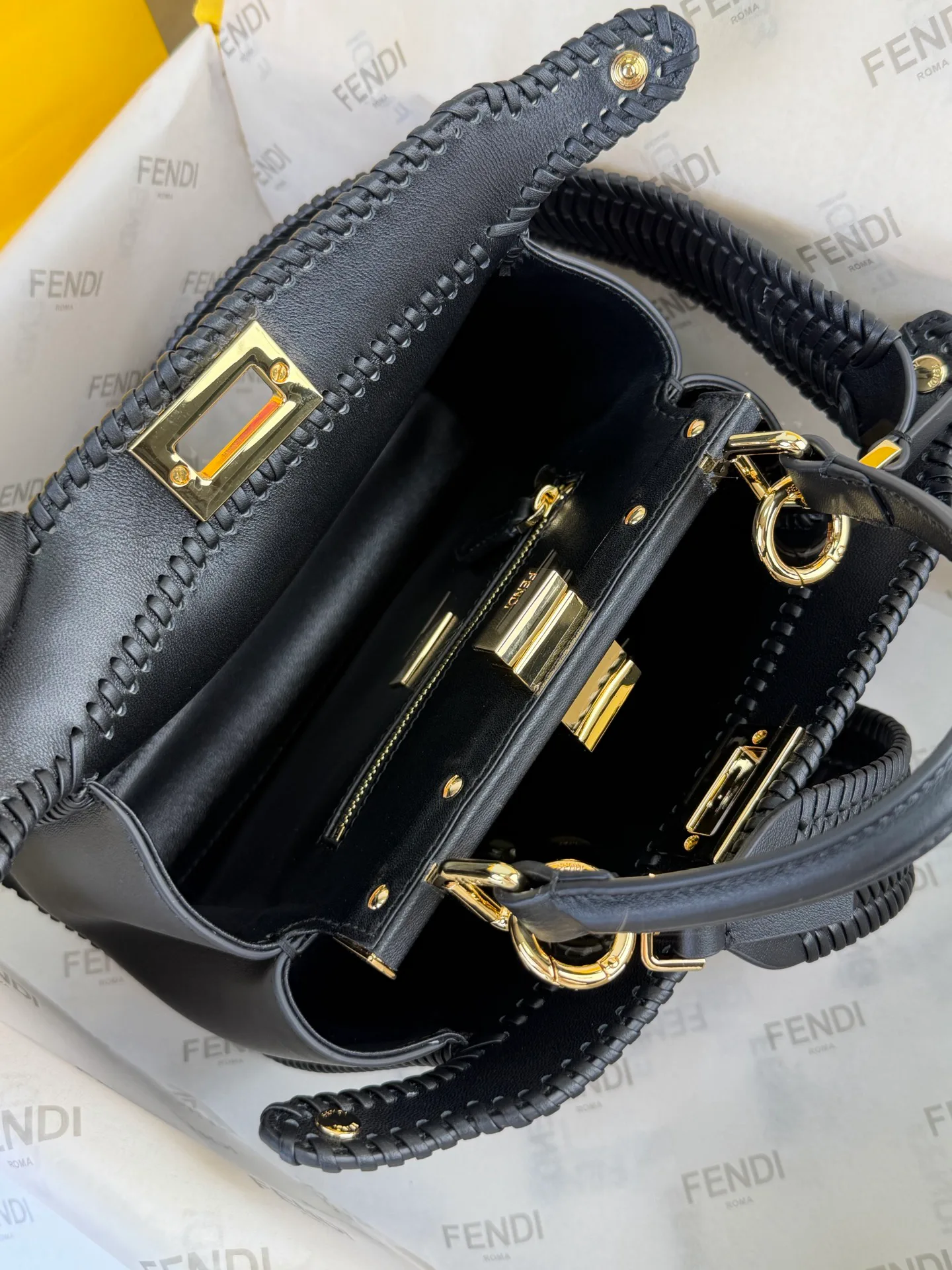 Классические Сумки Женские Fendi 13234523