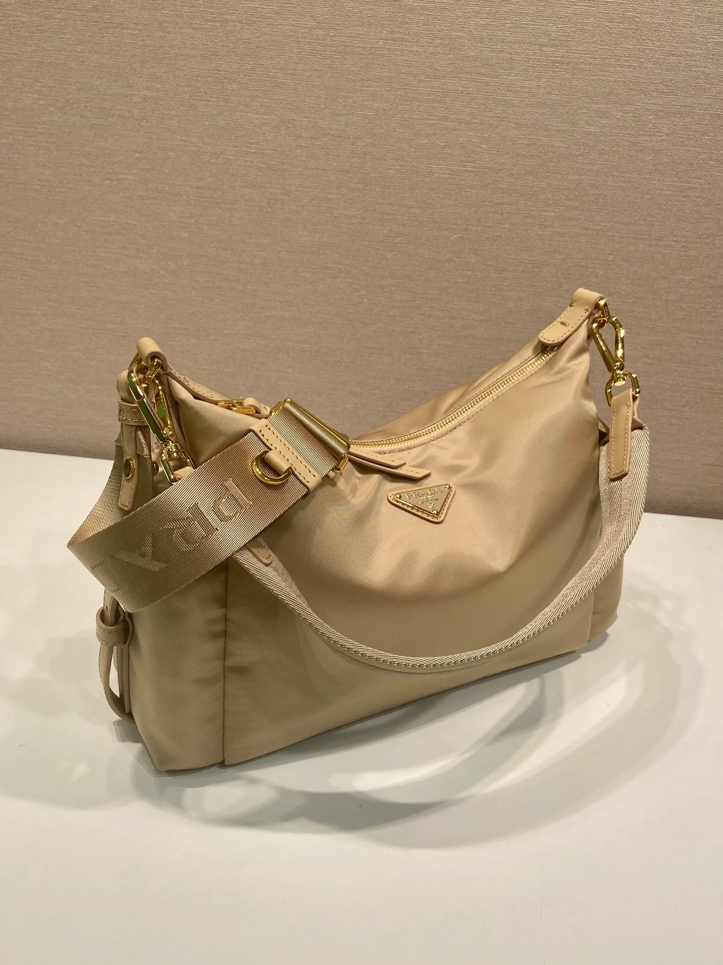 Сумки На Ремне Женские Prada 11409637