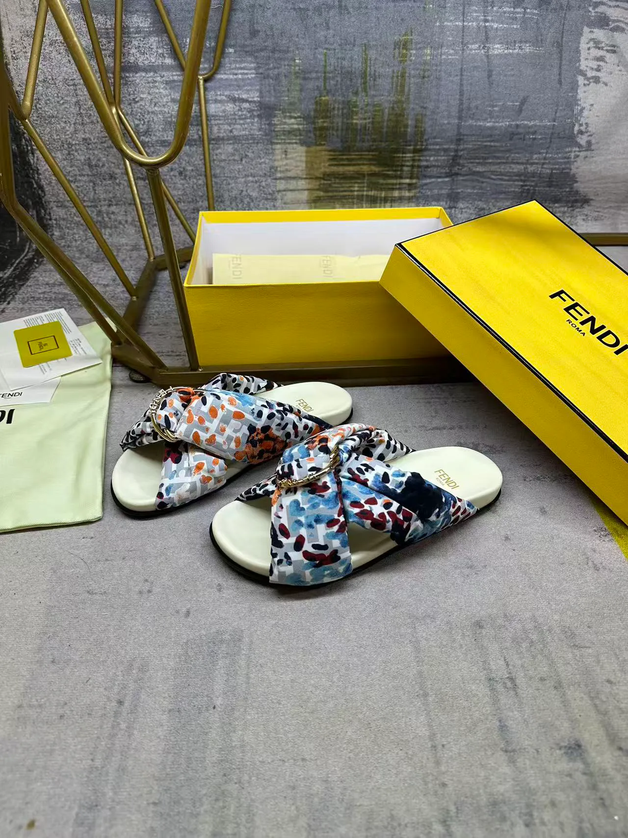 Сандалии Женские Fendi 11513172
