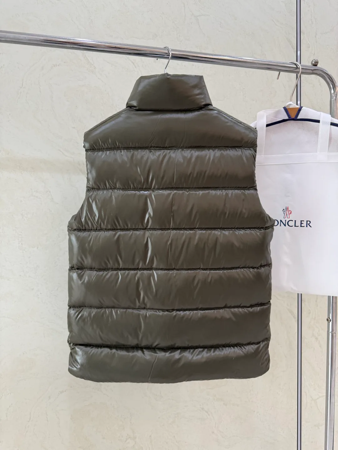 Жилеты Женские Moncler 18376097