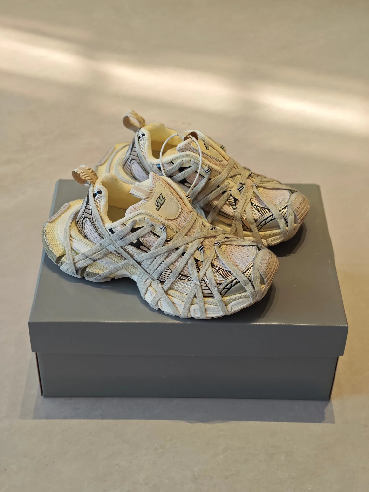 Кроссовки Женские Balenciaga 4624487