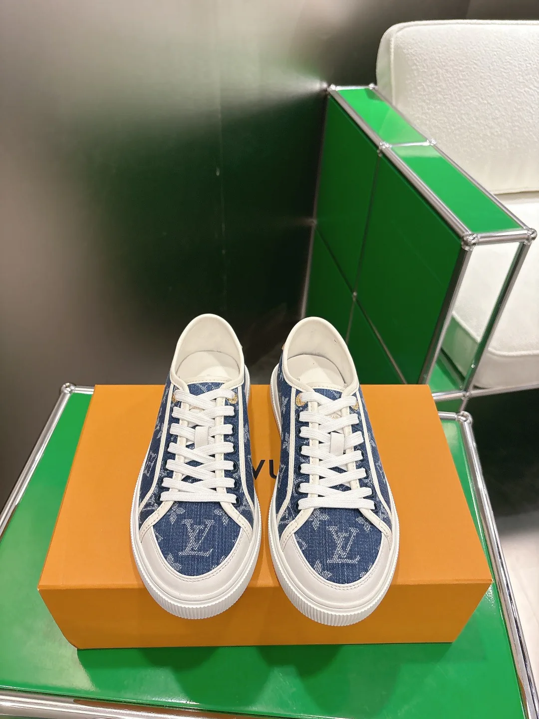 Кроссовки Женские Louis Vuitton 13152713
