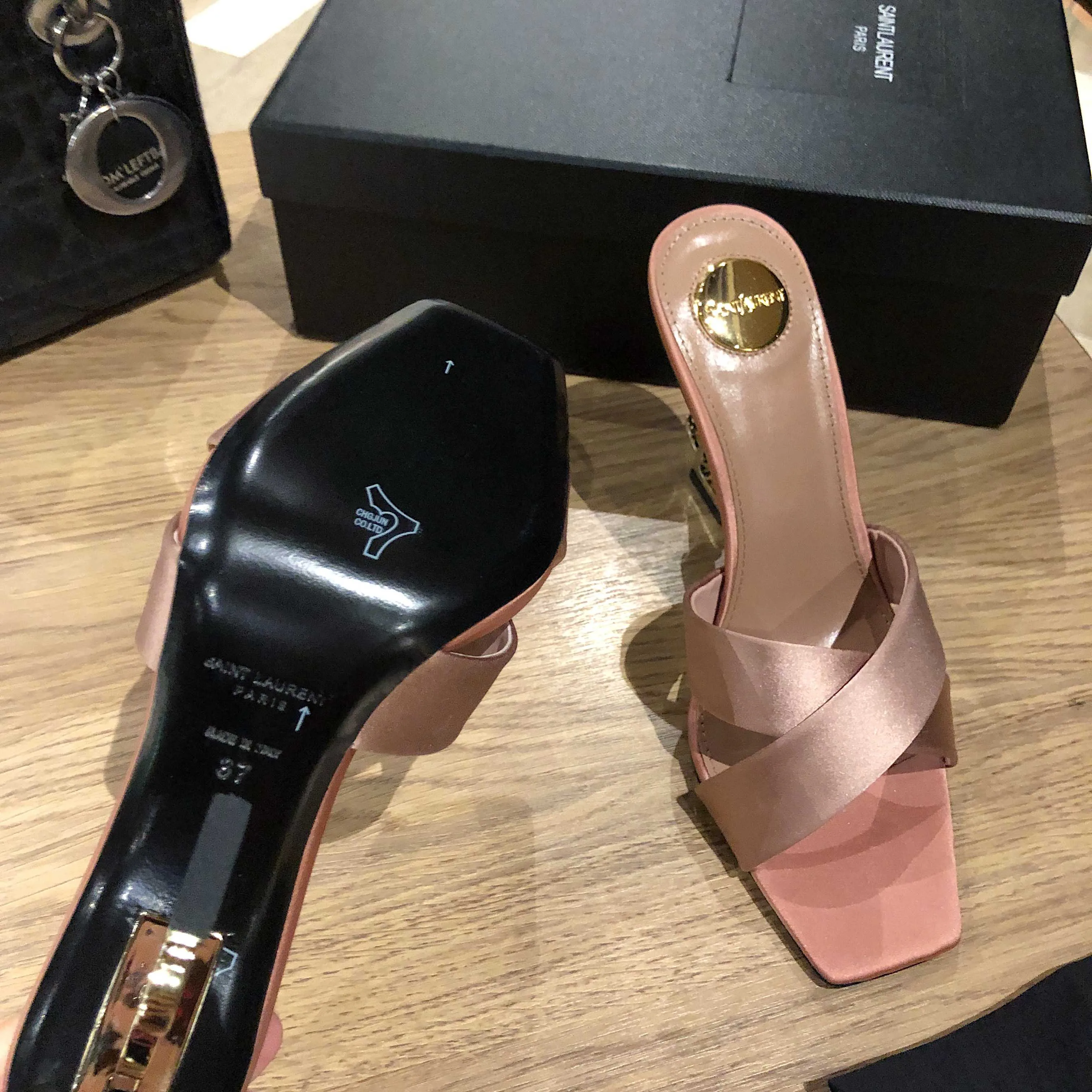 Босоножки Женские Saint Laurent 11220504